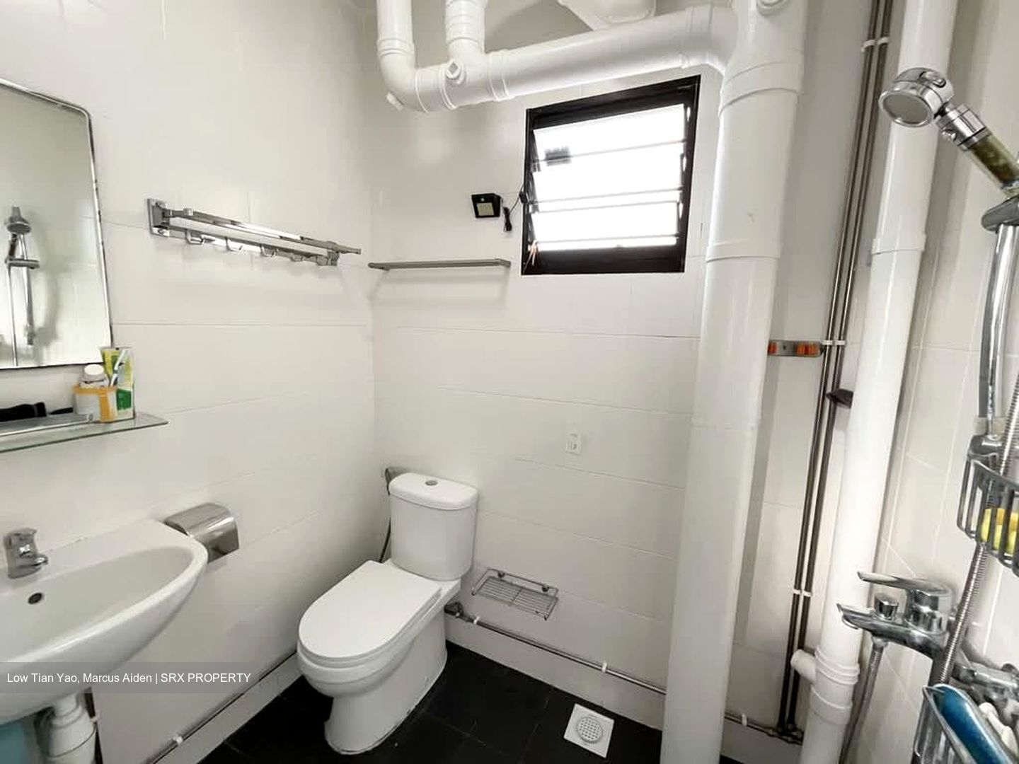 Blk 244 Jurong East Street 24 (Jurong East), HDB 3 Rooms #574918461